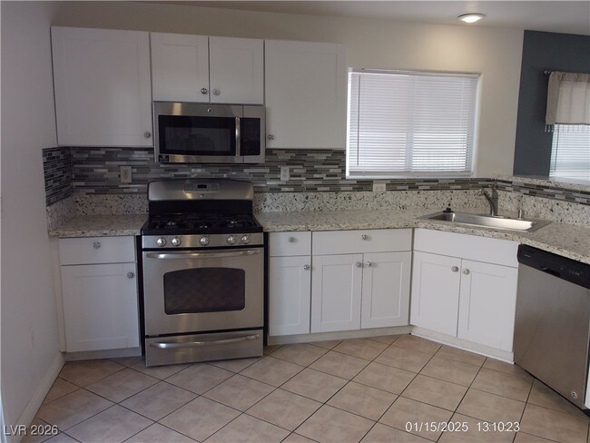 Foto del edificio - 7332 Ribbon Ridge Ave