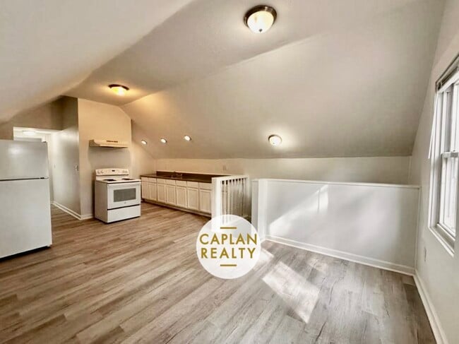 Building Photo - 2 Derby Ave