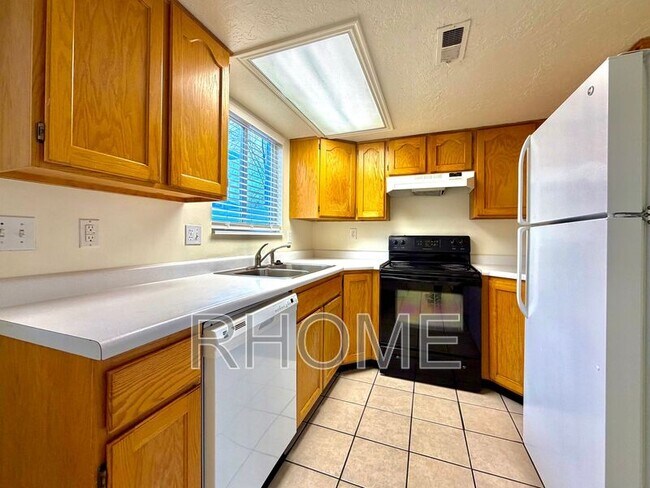 Foto del edificio - 326 Fenton Ave