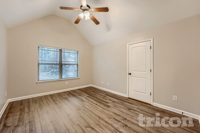 Foto del edificio - 4025 Trimrose Ct