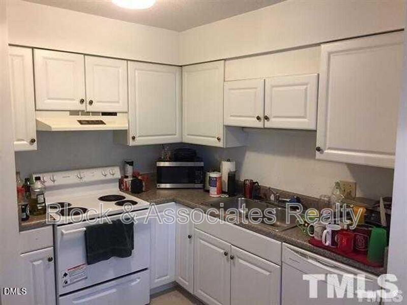 Building Photo - 4110 Kaplan Dr