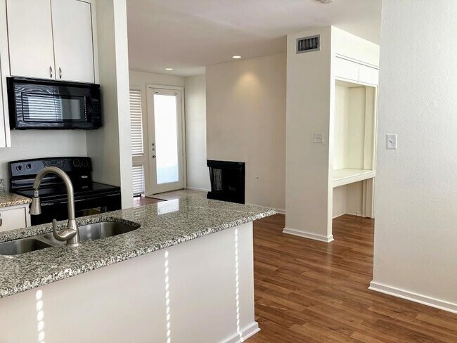 Foto del edificio - 4015 Bowser Ave