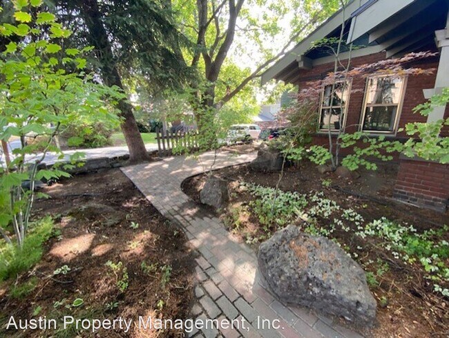 Building Photo - 2 br, 1 bath House - 1404 NW 1st Street (M...