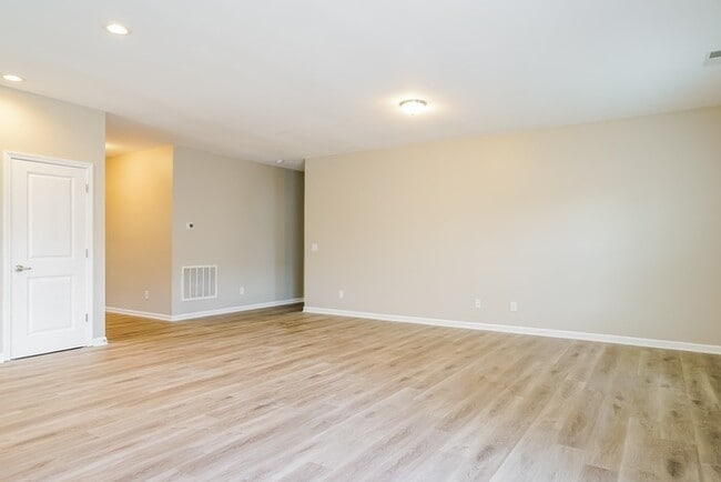 Building Photo - 100 Quincy Meadow Ave