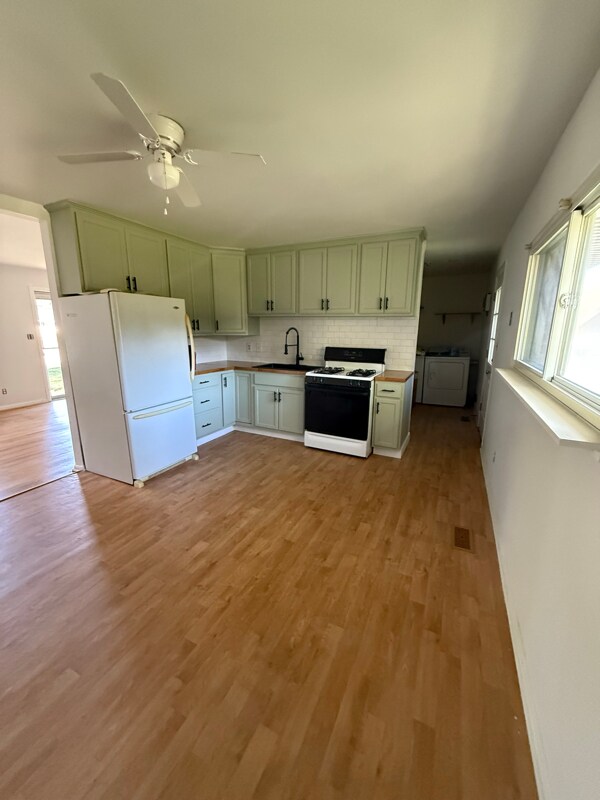 Foto del edificio - 215 Gardendale Dr