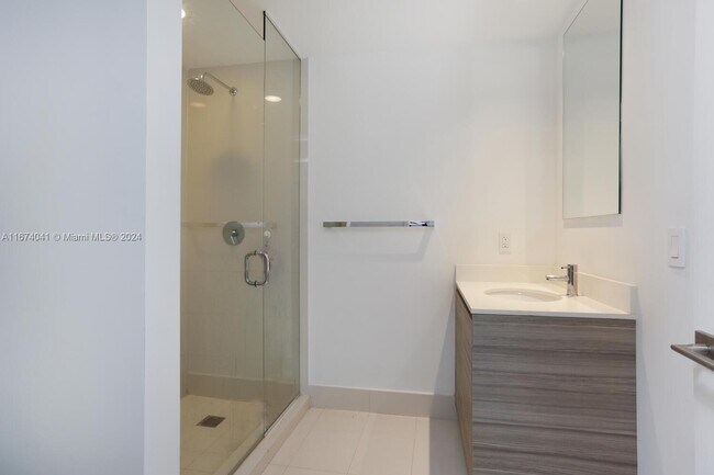 Foto del edificio - 121 NE 34th St