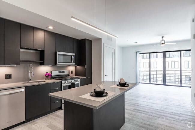 Interior Photo - The Deco at 5211