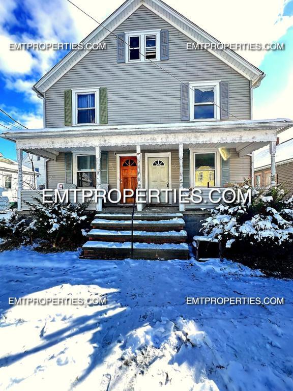 Building Photo - 809 W 10th St