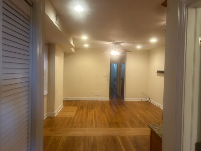 Foto del edificio - 2409 Floyd Ave