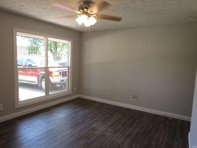 Foto del edificio - 4314 McClellan Ln