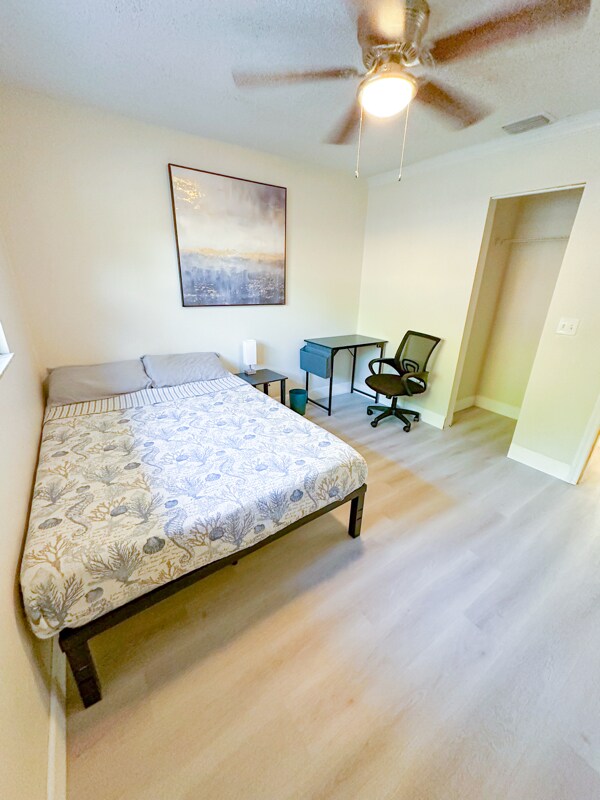 Foto principal - 2370 Leon Ave