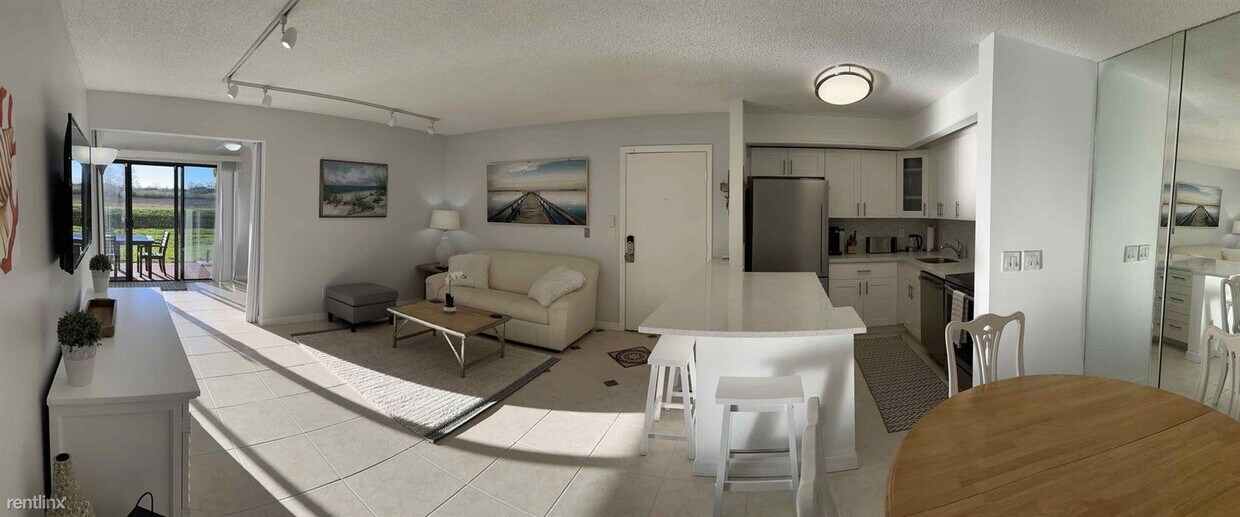 2 br, 2.5 bath House 1111 Duncan Cir Apt... House Rental in Palm