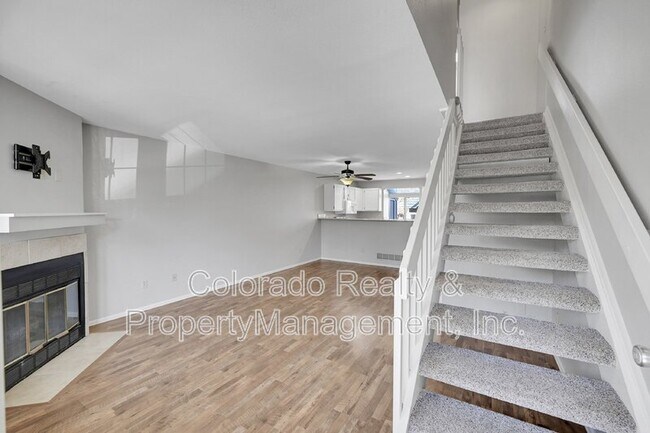 Building Photo - 1239 S Flower Cir
