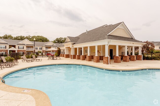 Pool - Cumberland Trace Village Apartments