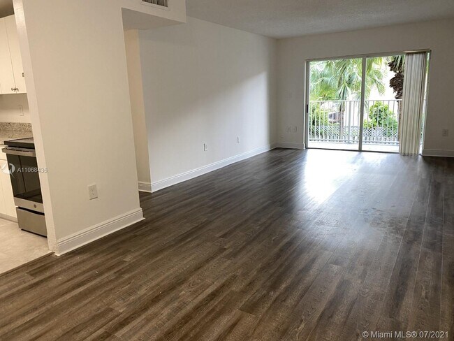 Building Photo - 5112 NW 79th Ave