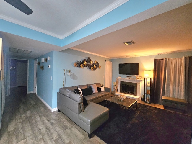 Foto del edificio - 1701 E Katie Ave