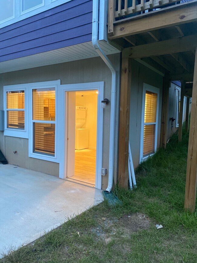 Looking through private entrance. - 860 Stargazer Ln