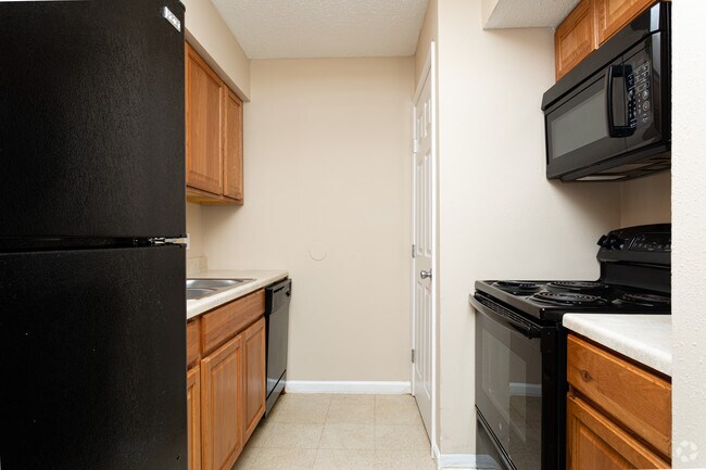 1HAB, 1BA - Shadowglen Townhomes + Flats