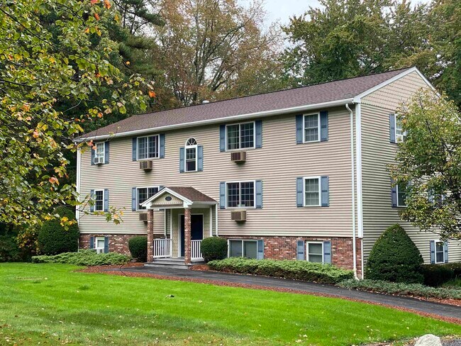 Foto del edificio - 146 Turkey Hill Rd