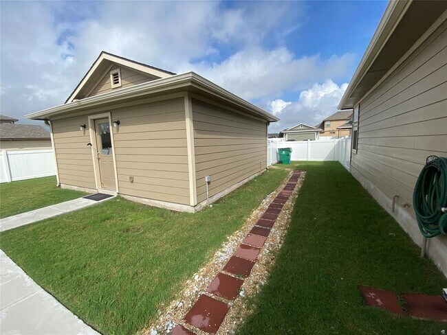 Foto del edificio - 18708 Obed River Dr