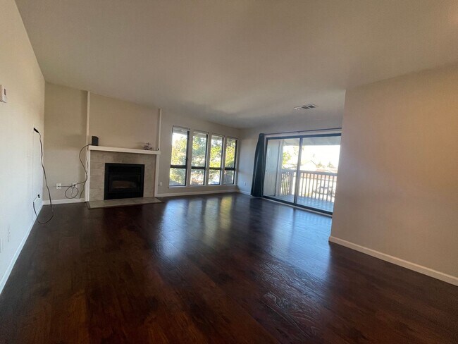 Foto del edificio - Beautiful Condo in Gated Community