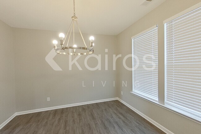 Foto del edificio - 101 Silver Maple Ln