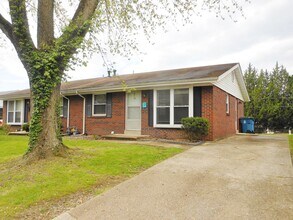 Building Photo - 29-30 Manor Dr