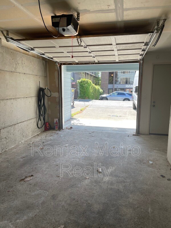 Building Photo - 2317 Franklin Ave E