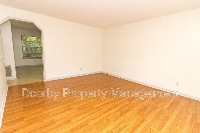 Foto del edificio - 5781 Taggart Dr