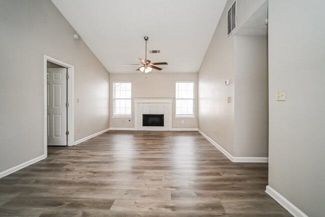 Building Photo - 204 Adam Cir