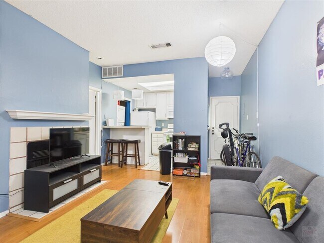 Foto del edificio - 806 W 24th St