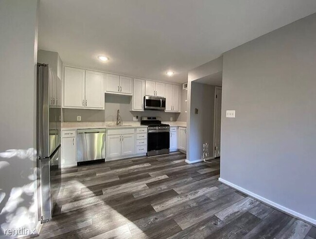 Building Photo - 2 br, 1 bath Condo - 12701 Lotte Dr