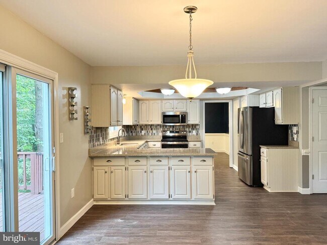 Building Photo - 3302 Aquia Dr