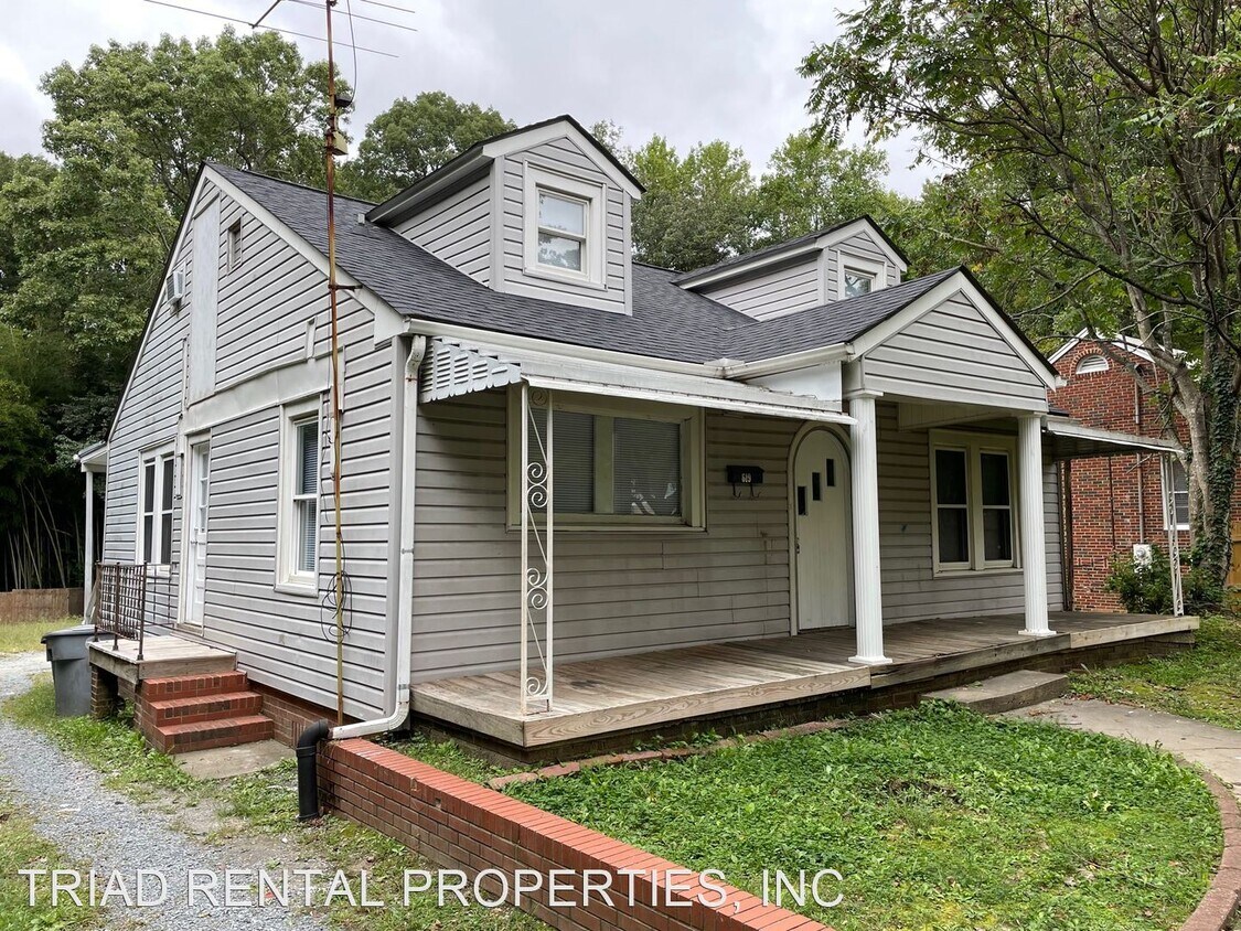 Primary Photo - 4 br, 1.5 bath House - 619 E. SALISBURY ST.