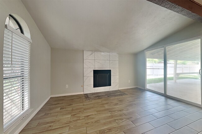Foto del edificio - 3815 Marywood Dr