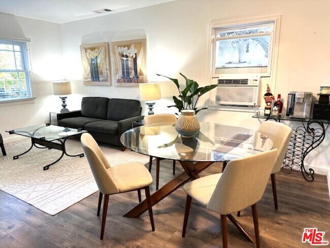 Foto del edificio - 2429 McKinley Ave