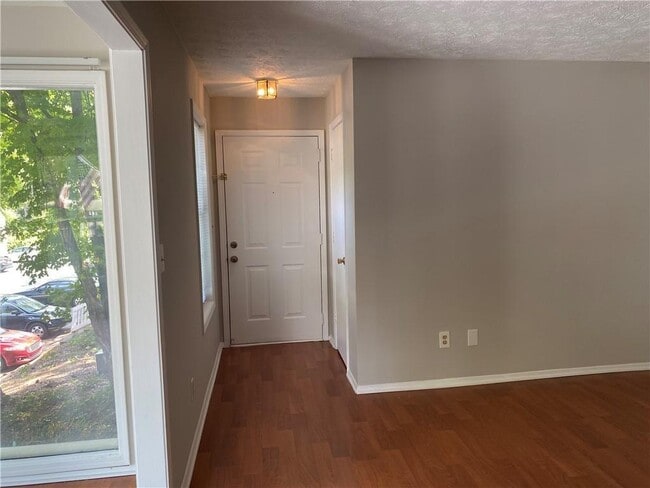 Building Photo - 1607 Augusta Dr