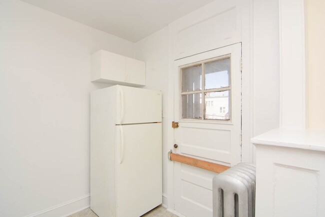 Building Photo - 2336 N Spaulding Ave