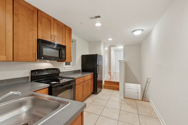 Building Photo - 1740 N Sydenham St