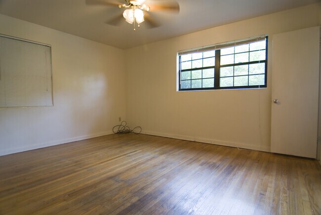 Building Photo - 313 NW 36th St