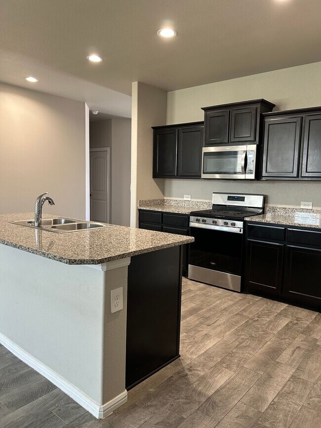 Foto del edificio - Beautiful Home in Desert Ridge For Lease