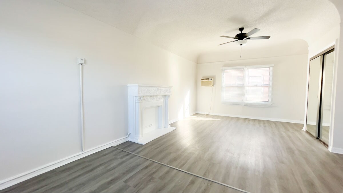Foto principal - 209 N Berendo St