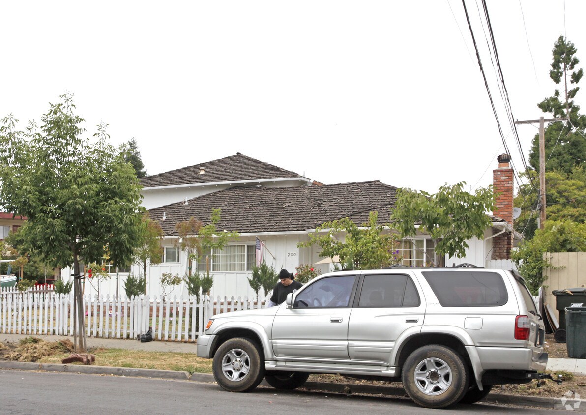 Foto del edificio - 220-224 Vera Ave