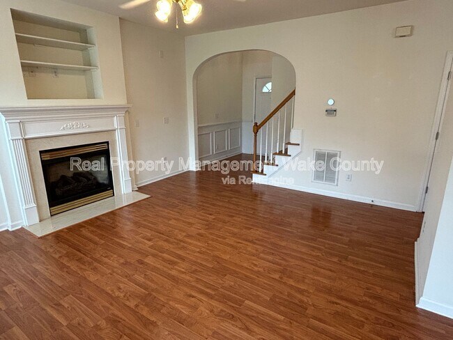 Foto del edificio - 2500 Valley Haven Dr