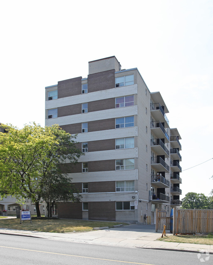 Building Photo - G & M Apartments