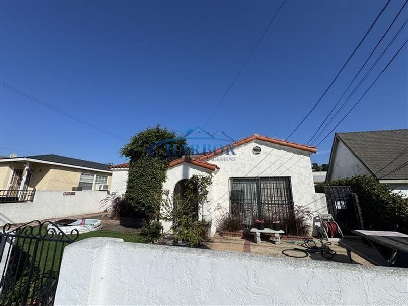 Foto principal - 820 W 1st St