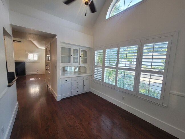 Foto del edificio - 437 Enslen Park Ct