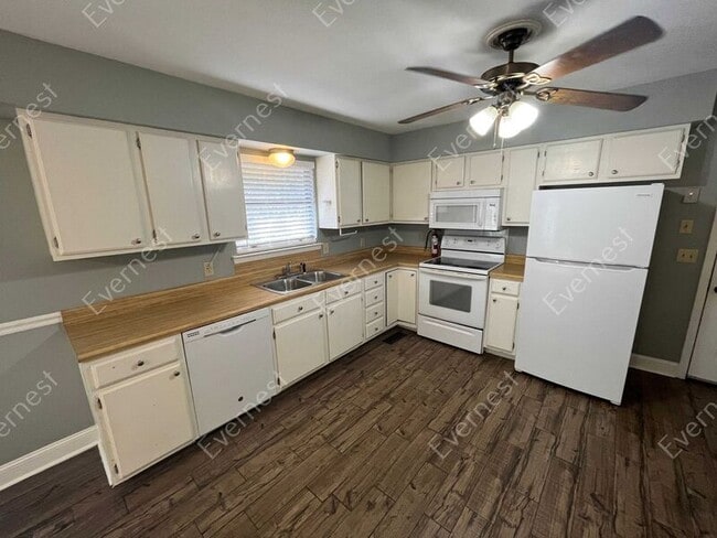Building Photo - 103 Brownwood Cir