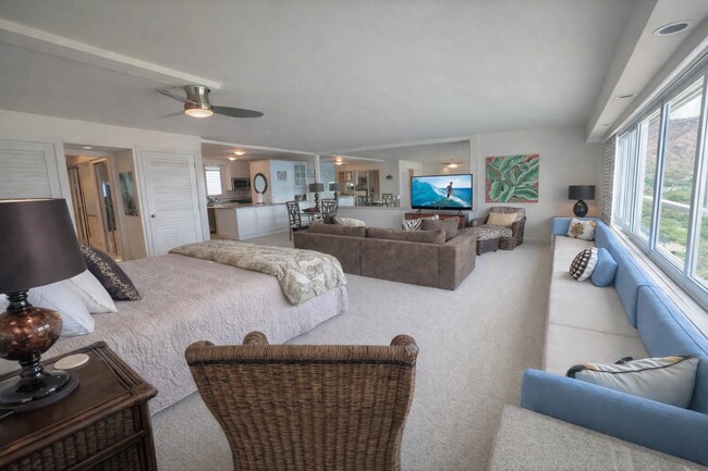 Foto del edificio - Waikiki Beach Front Condo! 1Bd/1Ba/1Prkg Furnished, W/D, Elec included, & MORE!