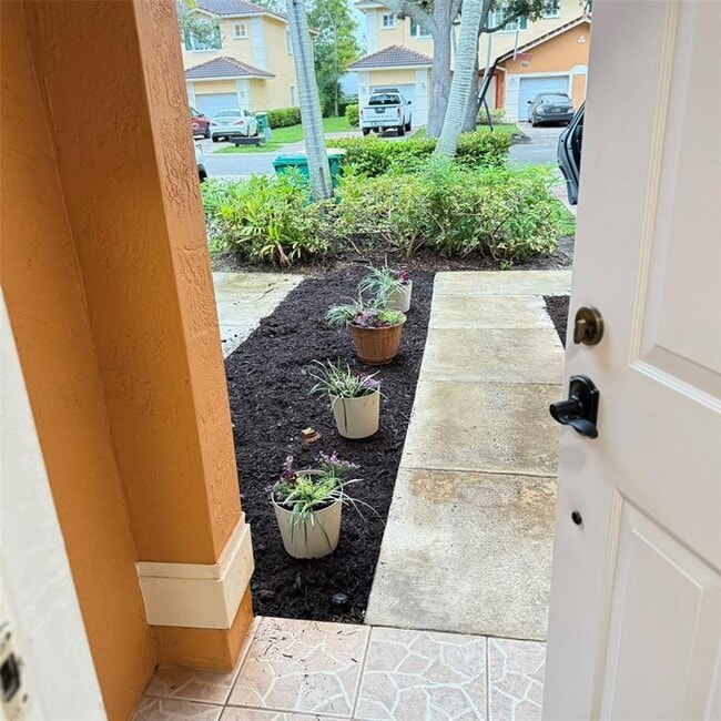 Foto del edificio - 6482 Catalina Ln